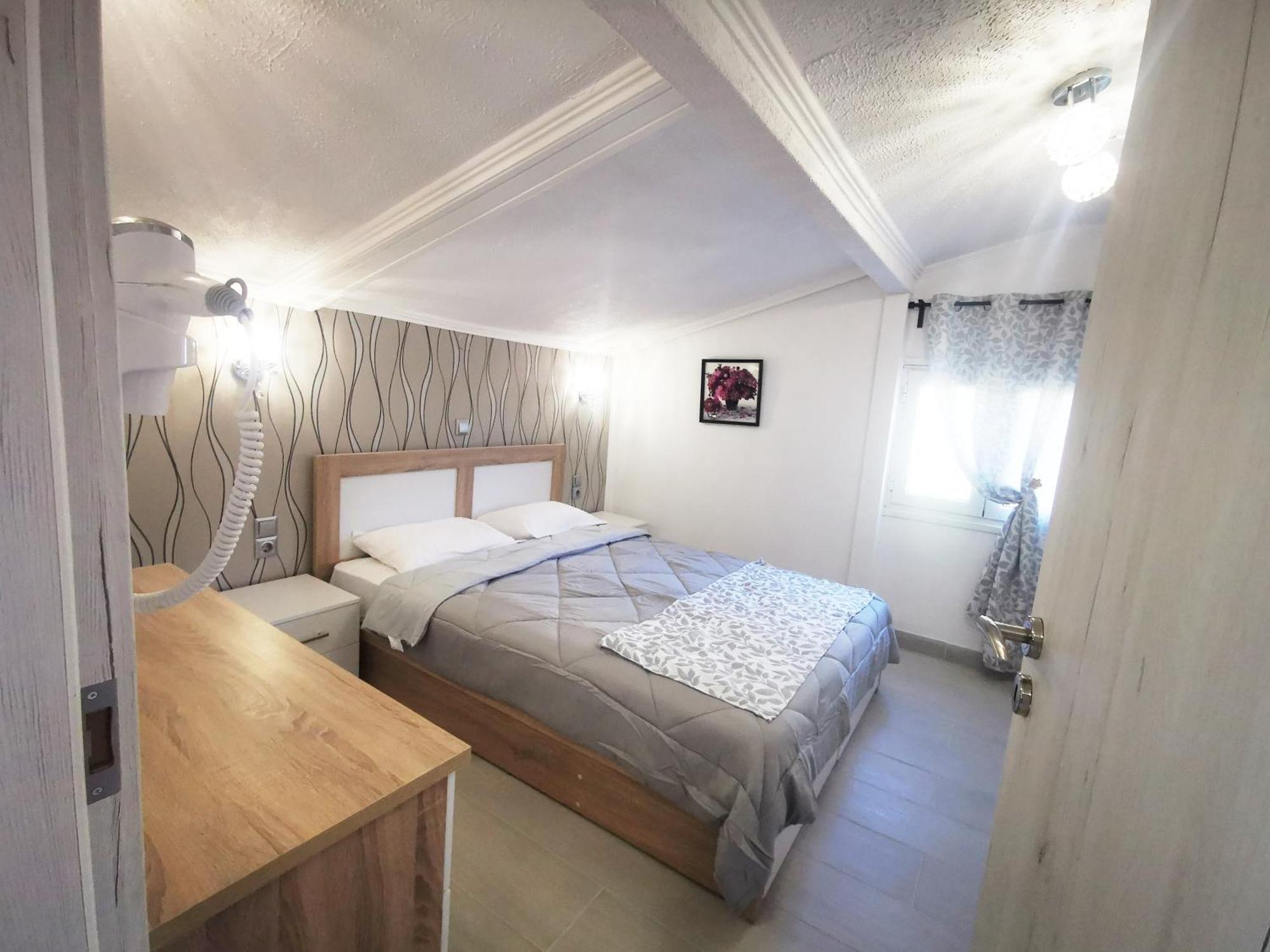 Anthis Aparthotel